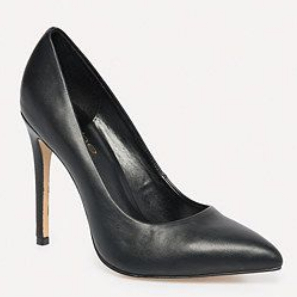 bebe pumps (new)